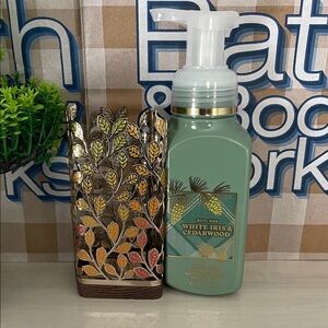 Bath & Body Works Foaming  Handsoap Dispenser & Handsoap